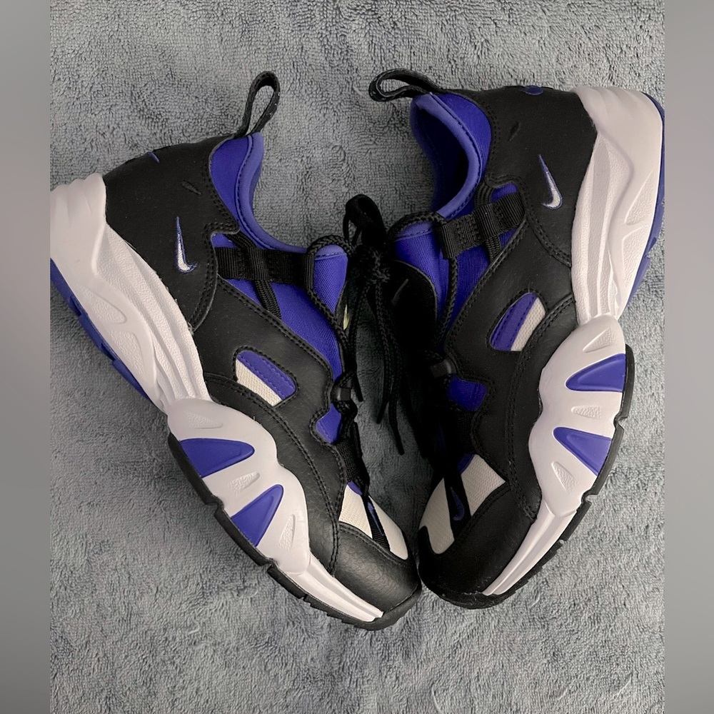 NIKE AIR CROSS TRAINER(BRAND NEW)!!!!